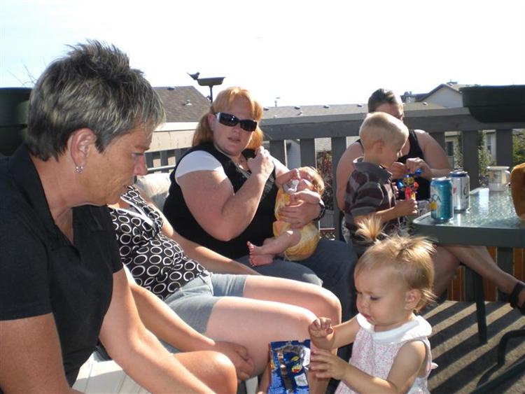 Abi - Linda - J-Lee - Shannon - Sarah - Matthew - Robbie-Lynn